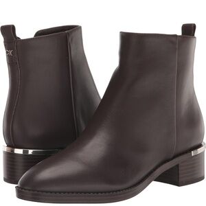 NWT) Calvin Klein Women's Donovi Ankle Boot Size 7